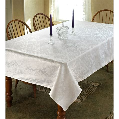 what is a damask tablecloth